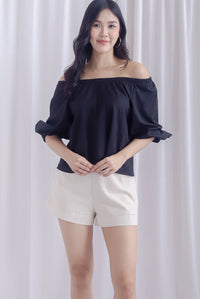 Mozella Two Way Off Shoulder Top In Black