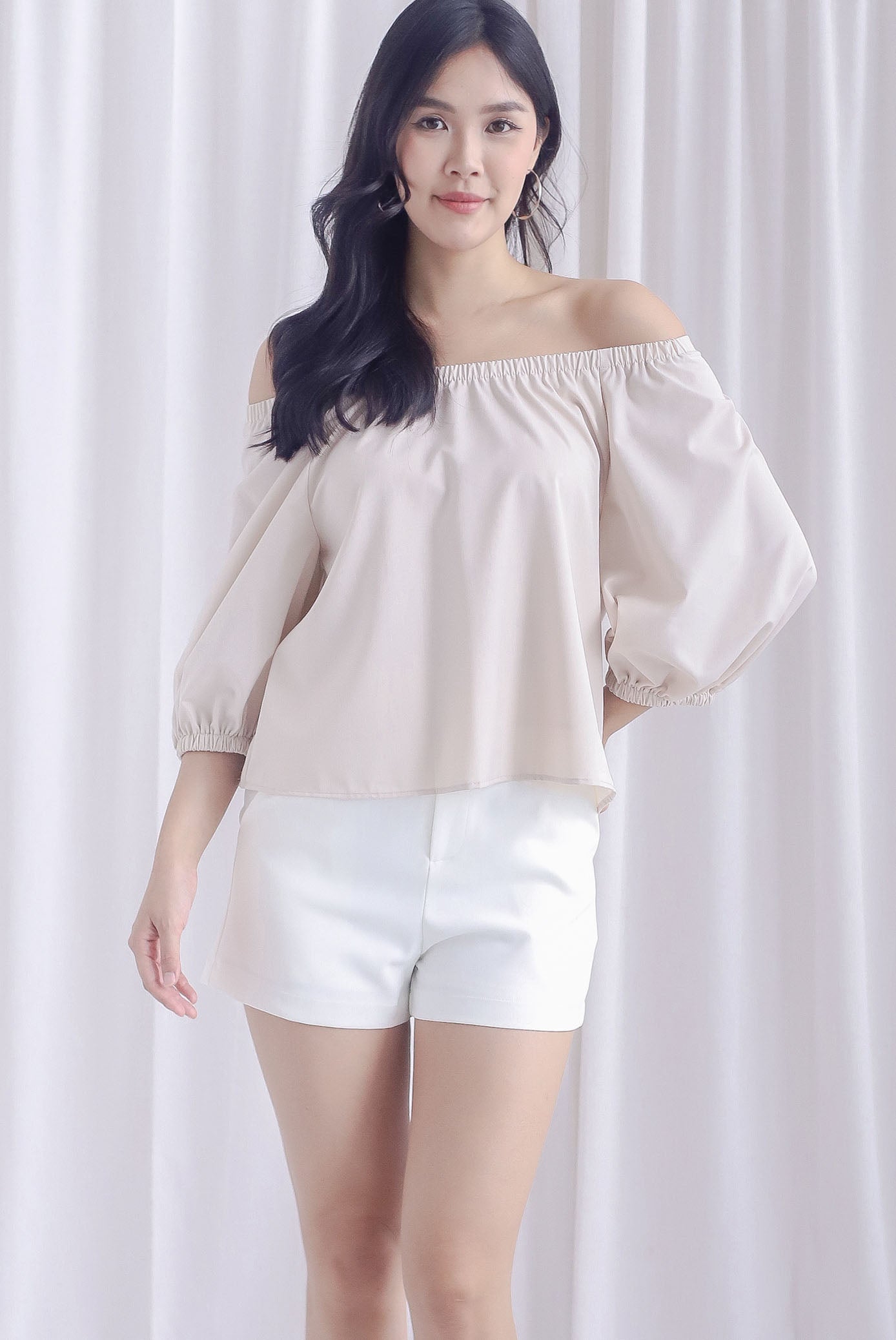 Mozella Two Way Off Shoulder Top In Ecru