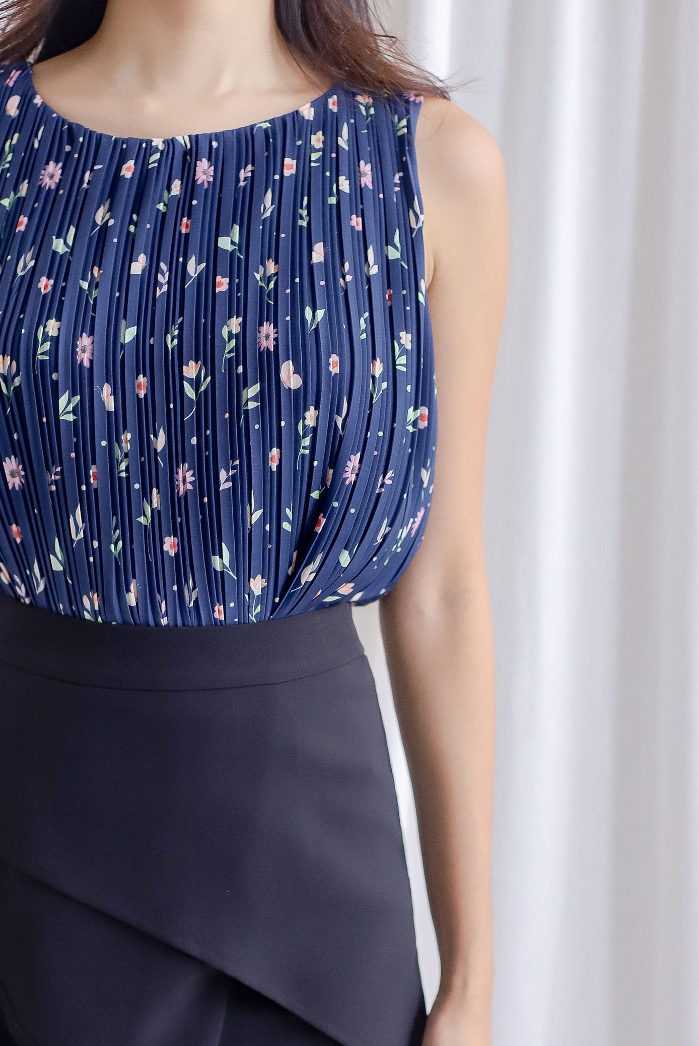 Ottilie Floral Pleated Top In Navy Blue