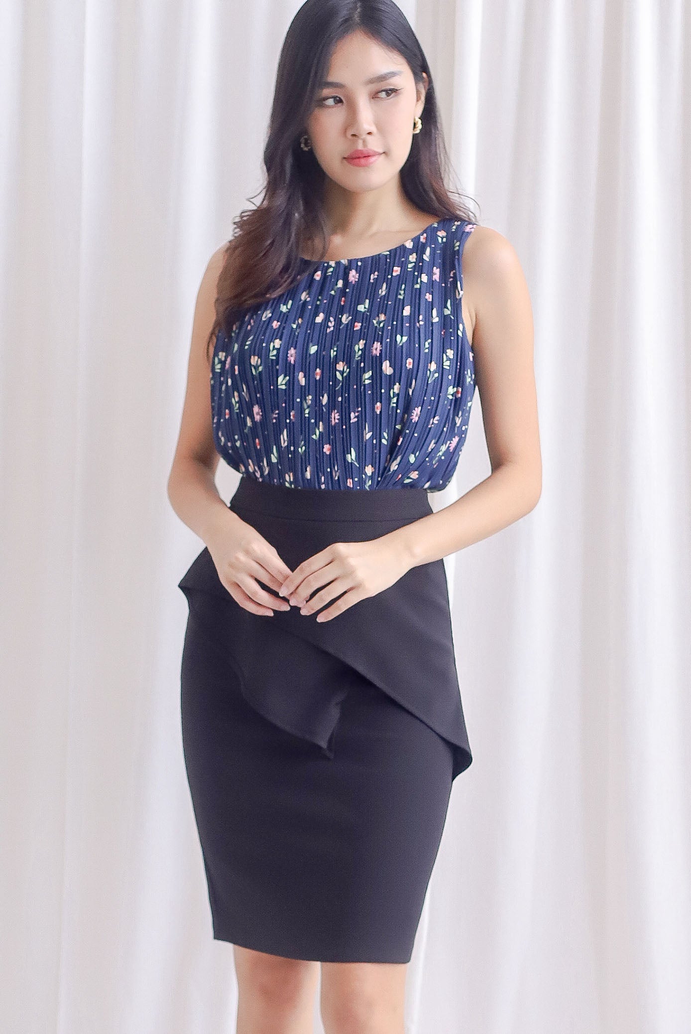 Ottilie Floral Pleated Top In Navy Blue