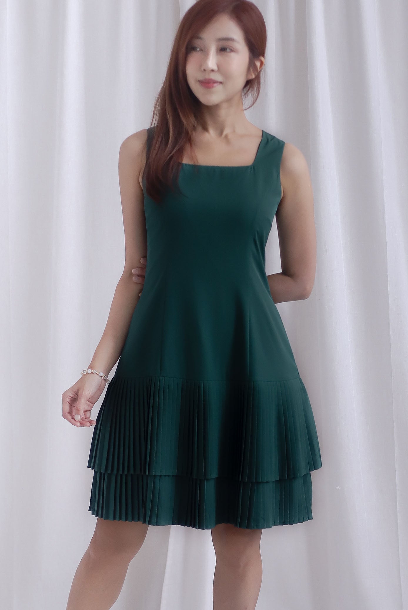 Paddington Double Pleat Tier Aline Dress In Forest Green