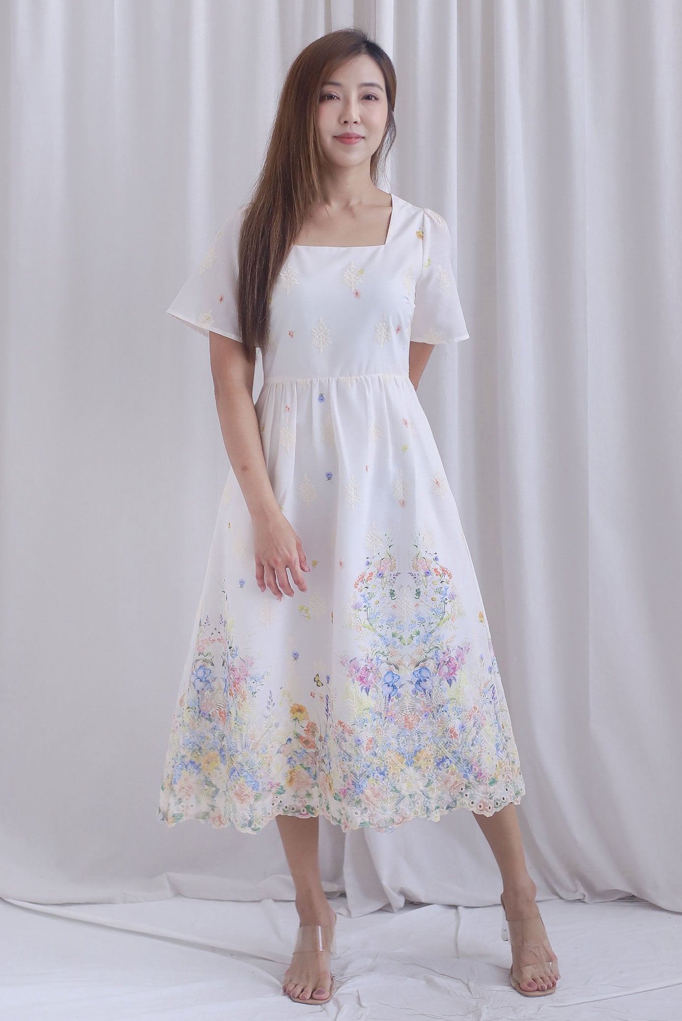 Palais Embro Sleeved Square Neckline Midi Dress In Colourful Prints