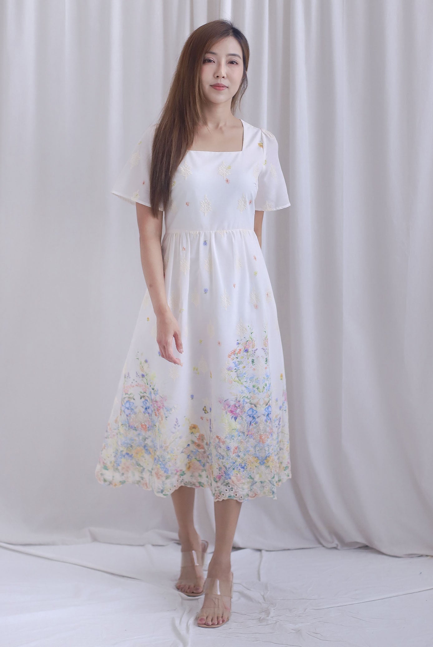 Palais Embro Sleeved Square Neckline Midi Dress In Colourful Prints