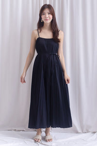 Penelope Multi Pleats Spag Jumpsuit In Black