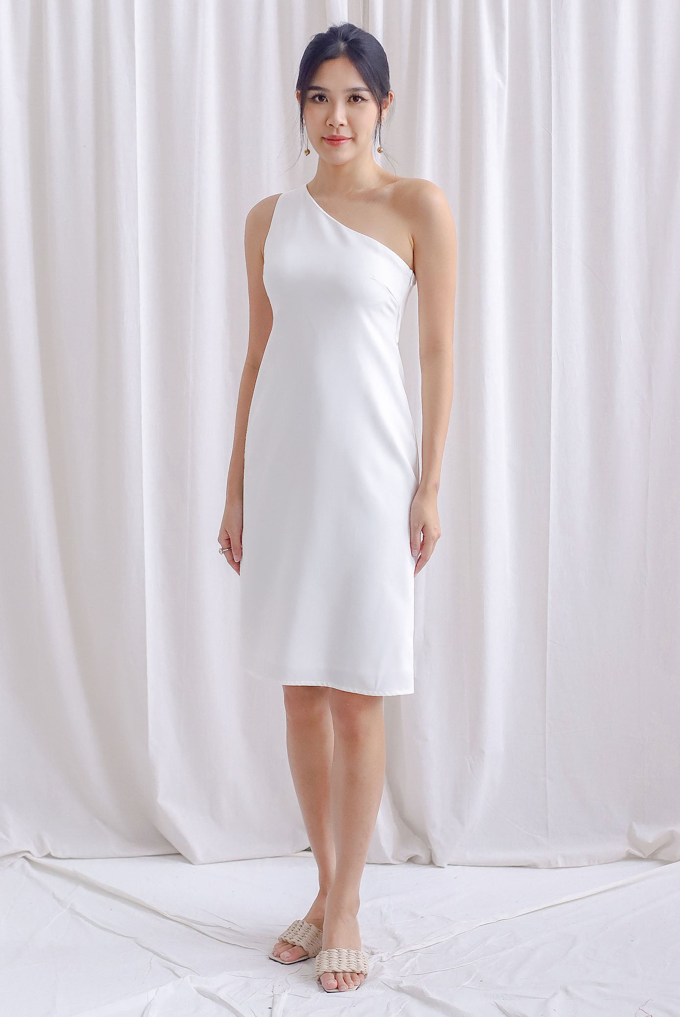 Reverie Padded Twist Back Toga Dress In White The Design Closets Reverie Padded Twist Back Toga Dress In White The Design Closets