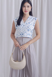 Sabel Floral Eyelet Top In White/Blue