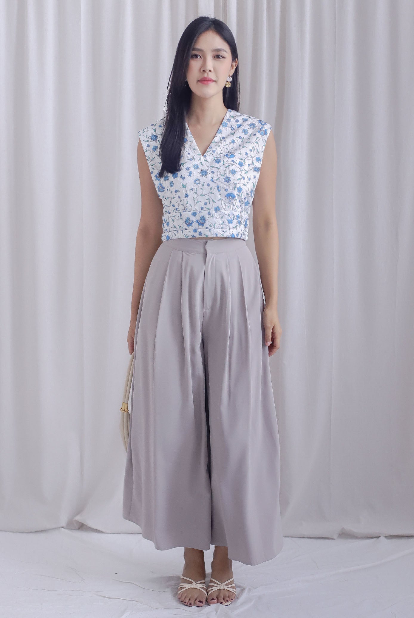 Sabel Floral Eyelet Top In White/Blue