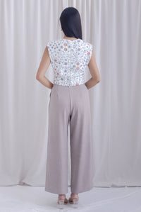 Sabel Floral Eyelet Top In White Festive