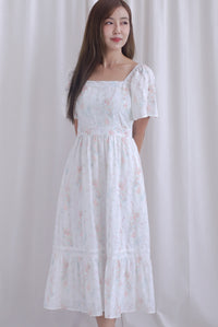 Satella Flutter Sleeves Lattice Floral Midi Dress In Peach Floral