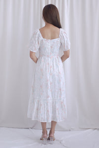 Satella Flutter Sleeves Lattice Floral Midi Dress In Peach Floral