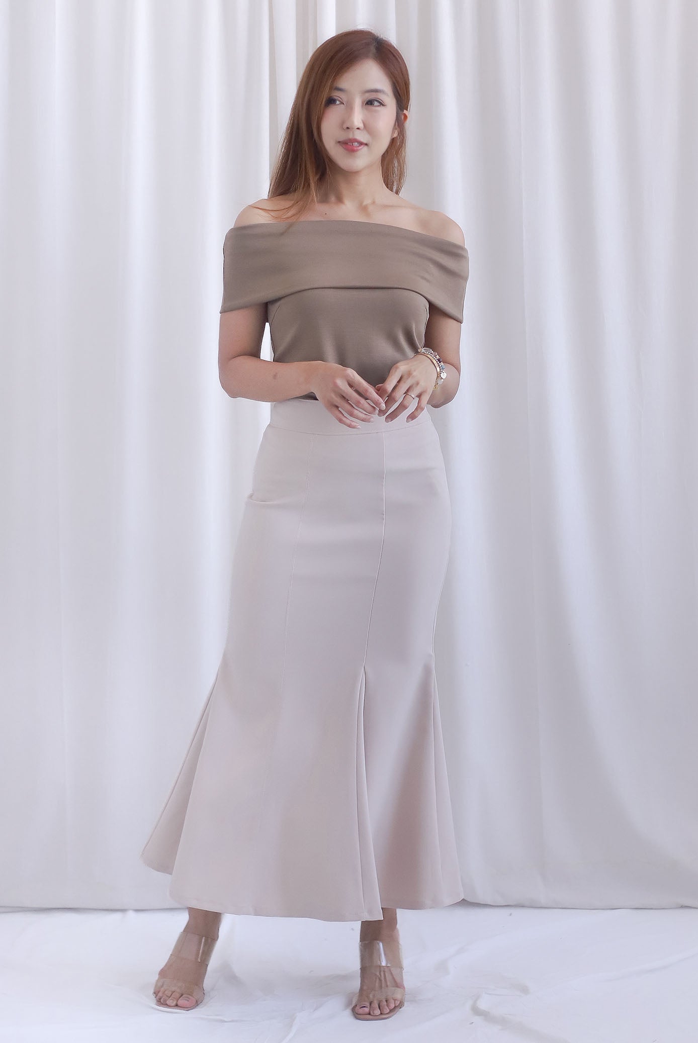 Sienna Off Shoulder Top In Taupe