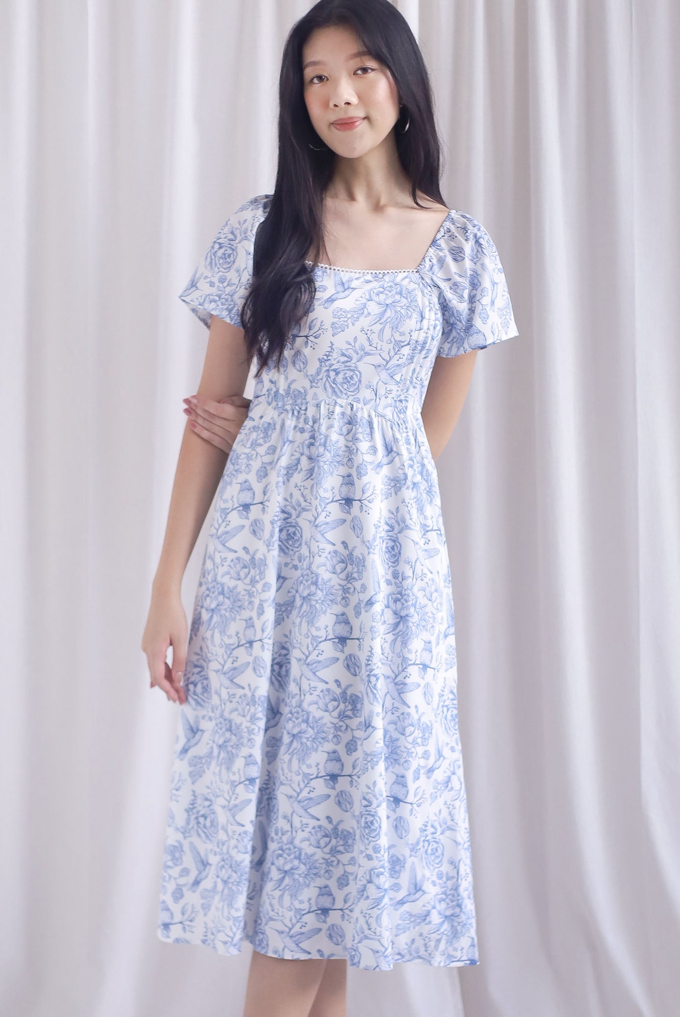 Solenes Porcelain Lattice Pintuck Sleeved Midi Dress In Blue