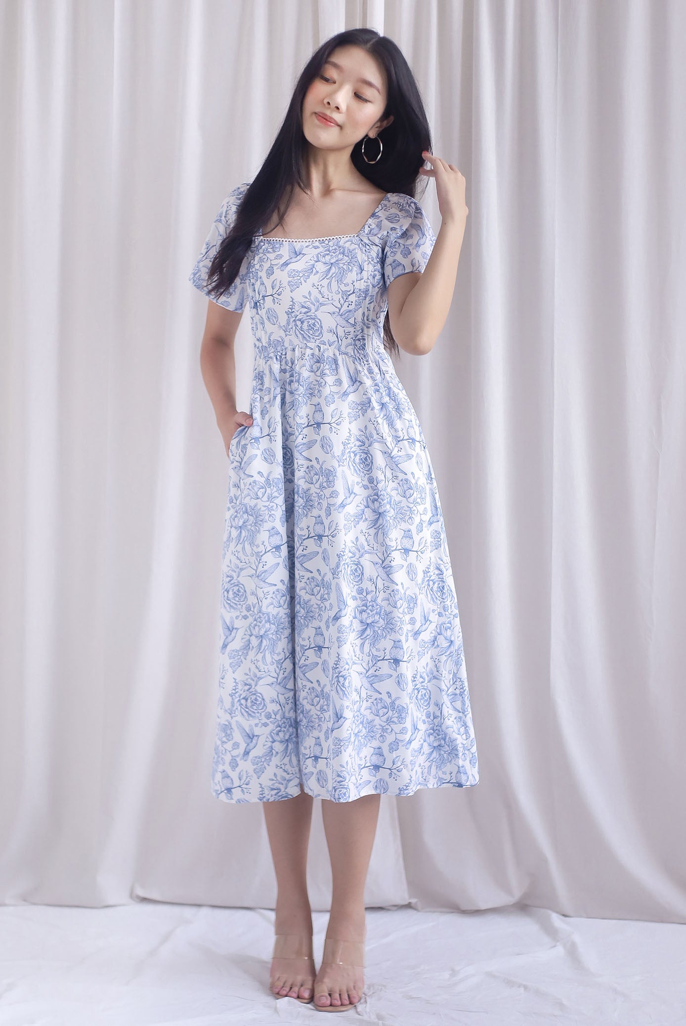 Solenes Porcelain Lattice Pintuck Sleeved Midi Dress In Blue