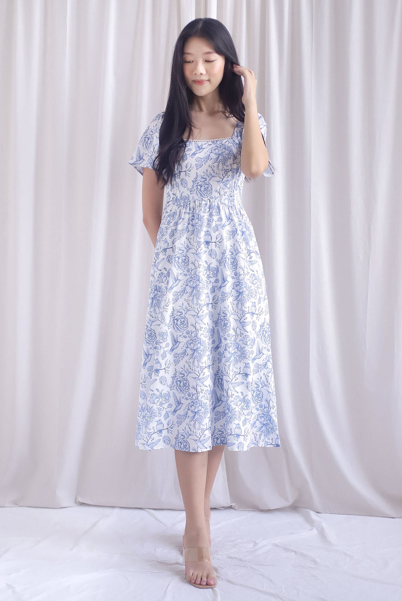 Solenes Porcelain Lattice Pintuck Sleeved Midi Dress In Blue