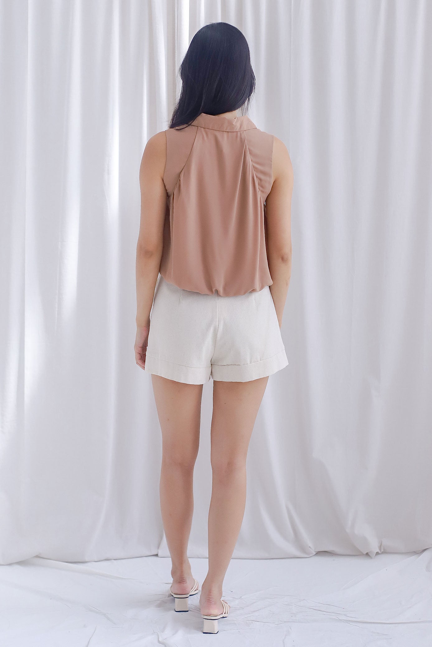 Sophia Balloon Zip Up Top In Mocha