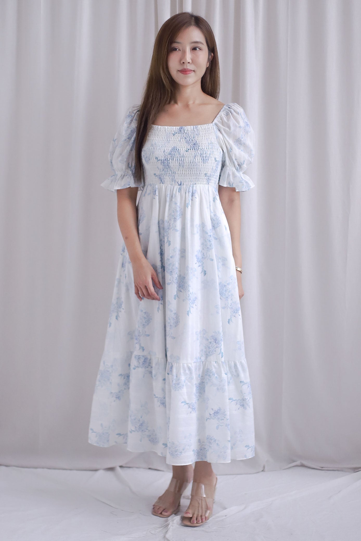 Spring Muse Puffy Sleeve Smocked Dress In Blue