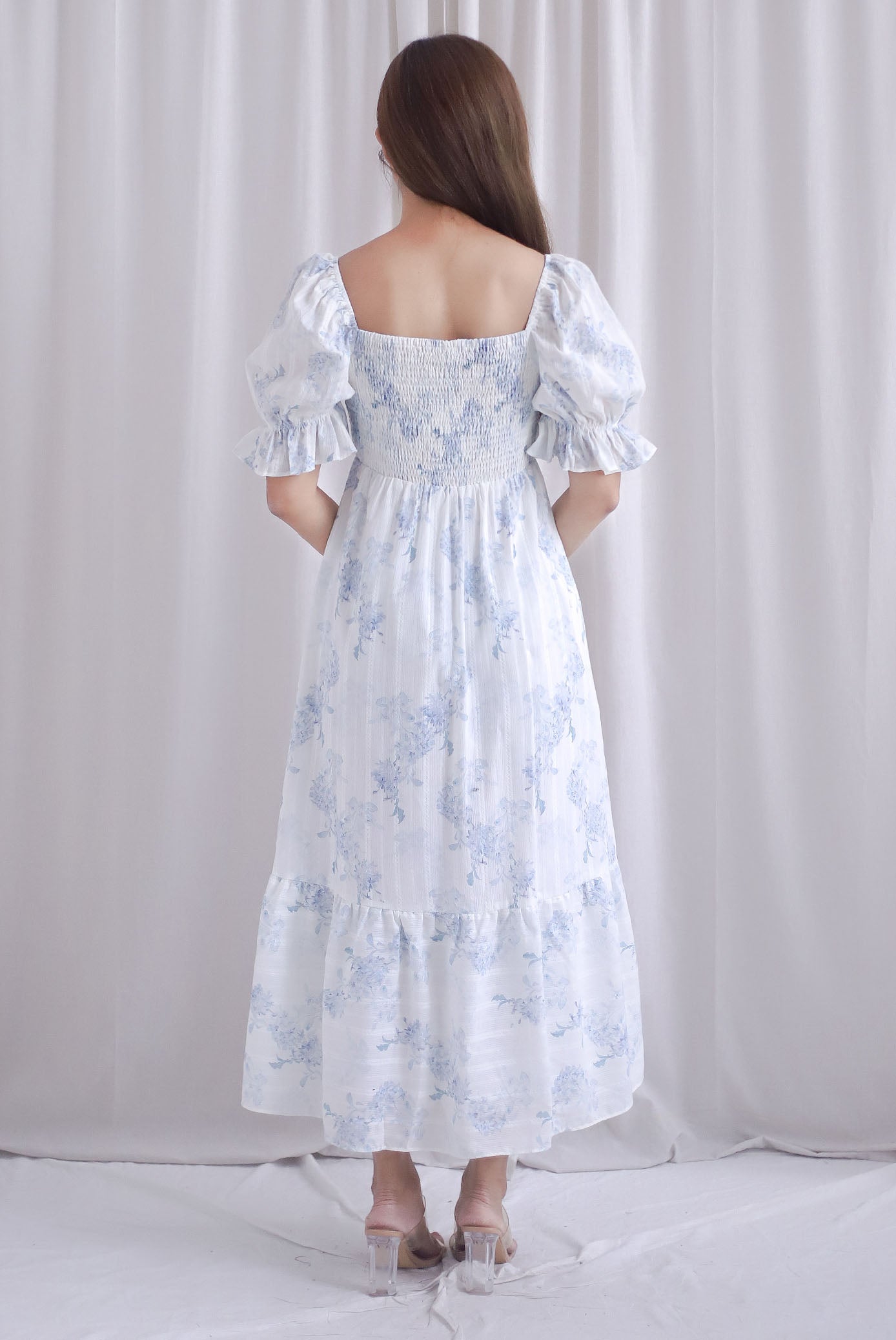 Spring Muse Puffy Sleeve Smocked Dress In Blue