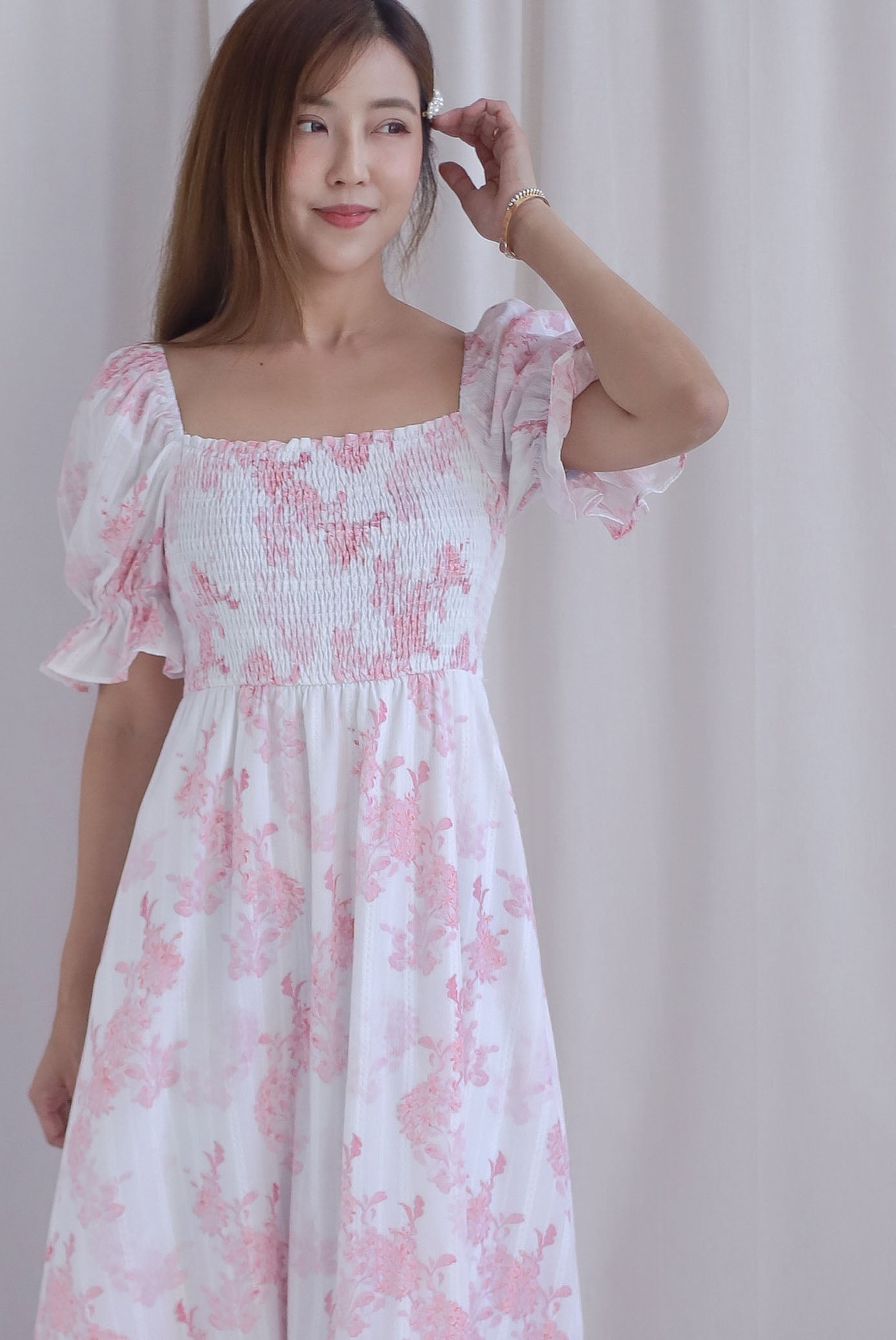 Spring Muse Puffy Sleeve Smocked Dress In Pink