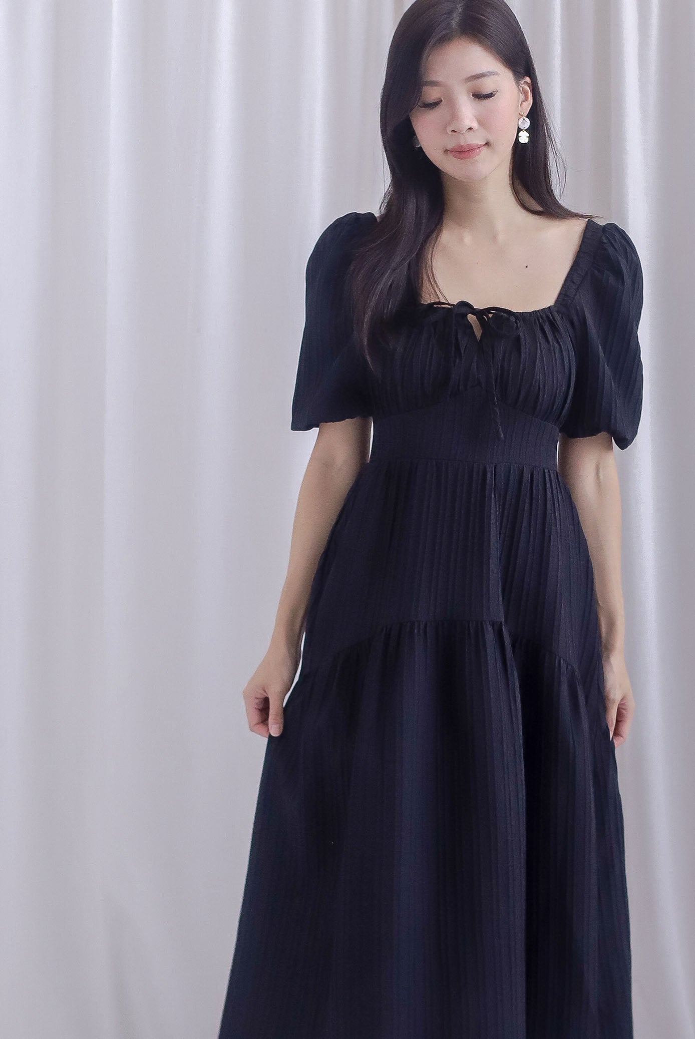 TDC Christelle Textured Curve Hem Maxi Dress In Black The Design Closets TDC Christelle Textured Curve Hem Maxi Dress In Black The Design Closets