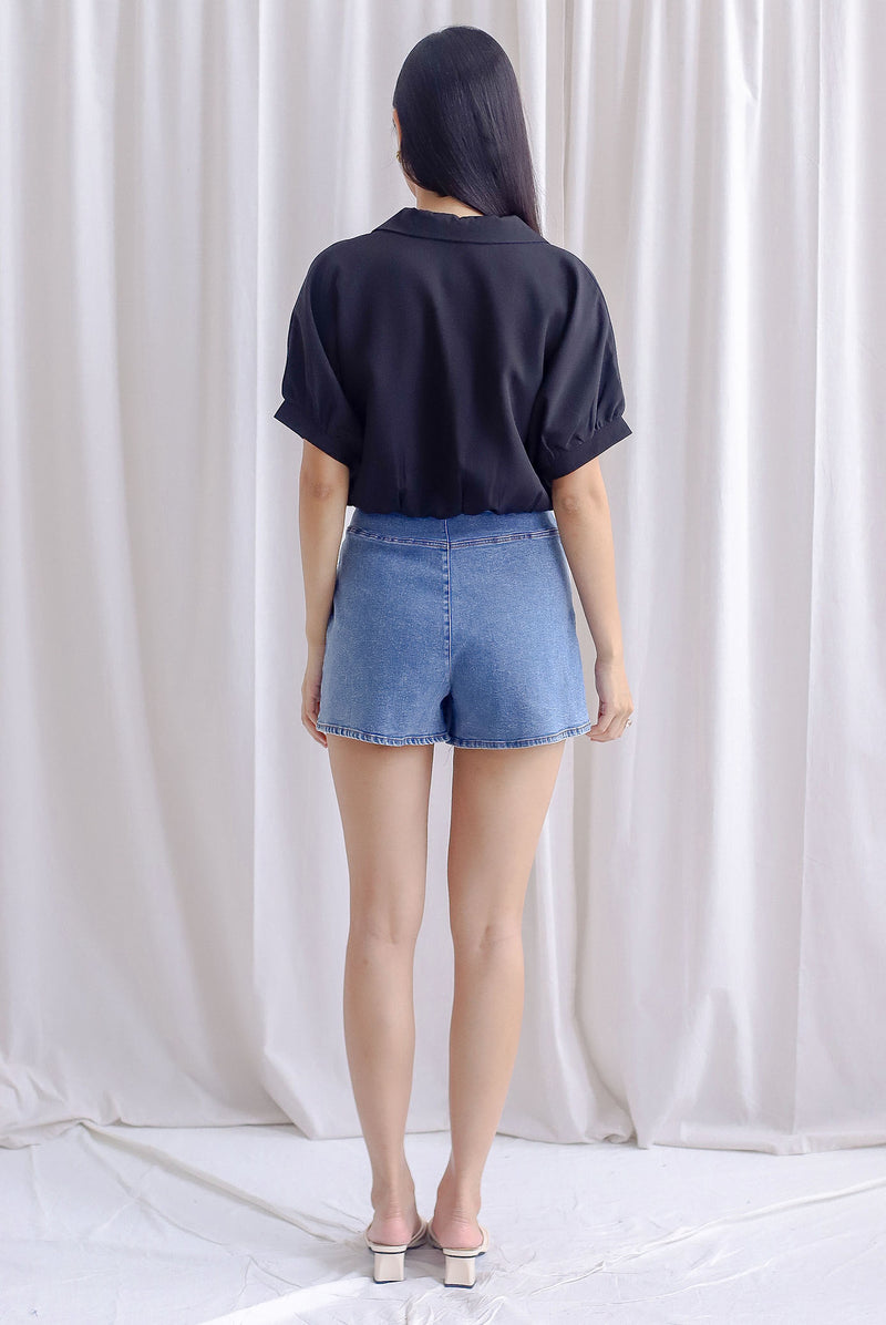 TDC Janelle Mini Denim Skorts In Mid wash