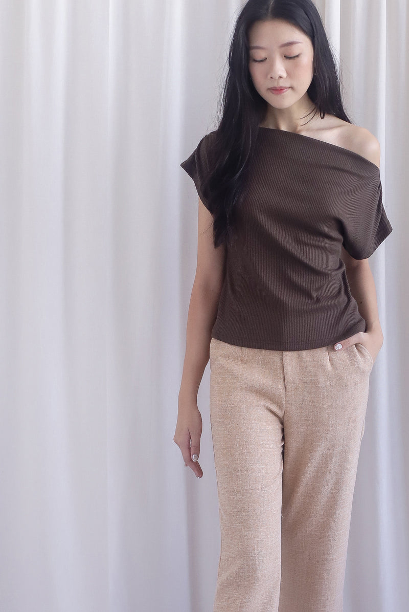 Vega Ribbed Wide Neck Top In Mocha