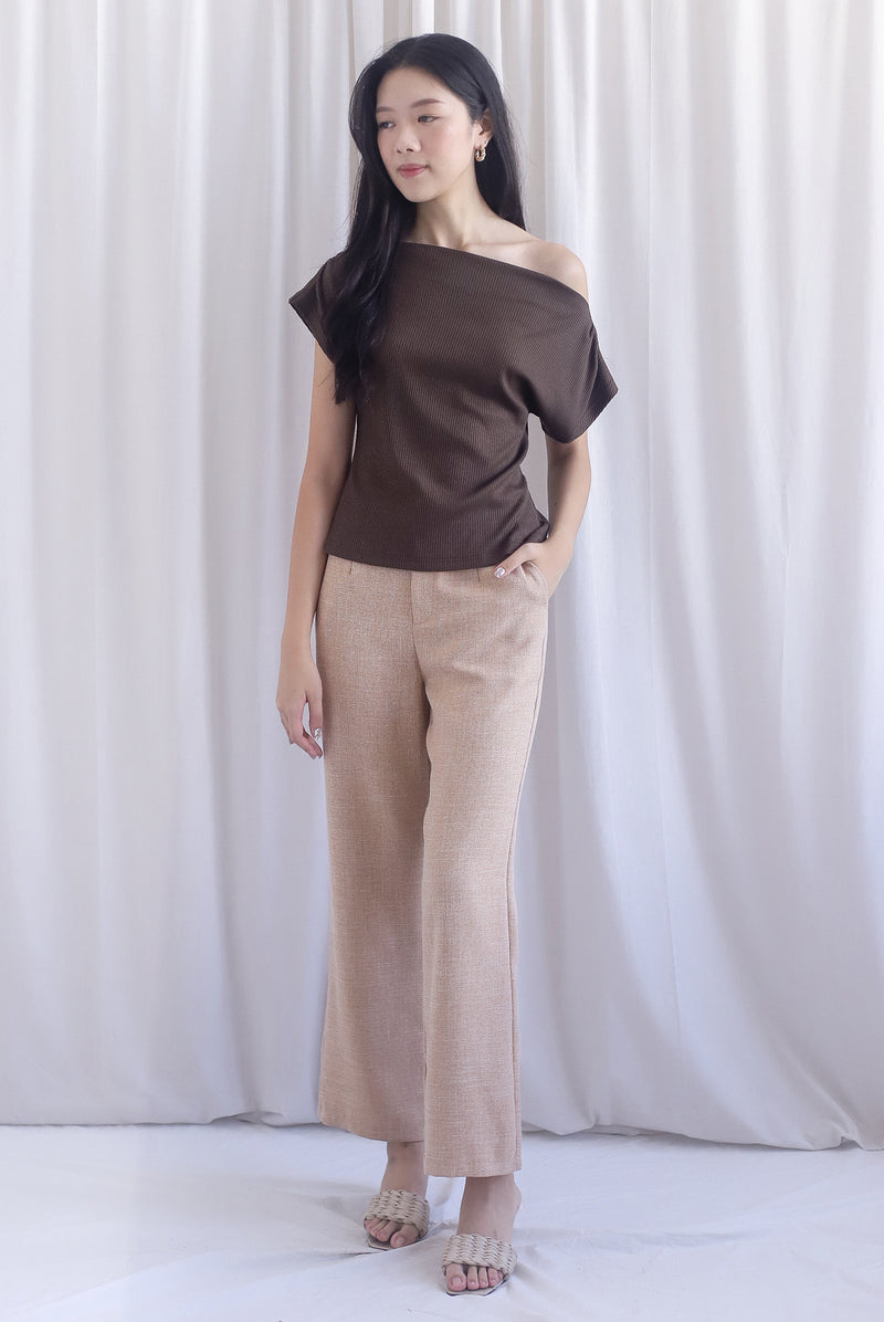 Vega Ribbed Wide Neck Top In Mocha
