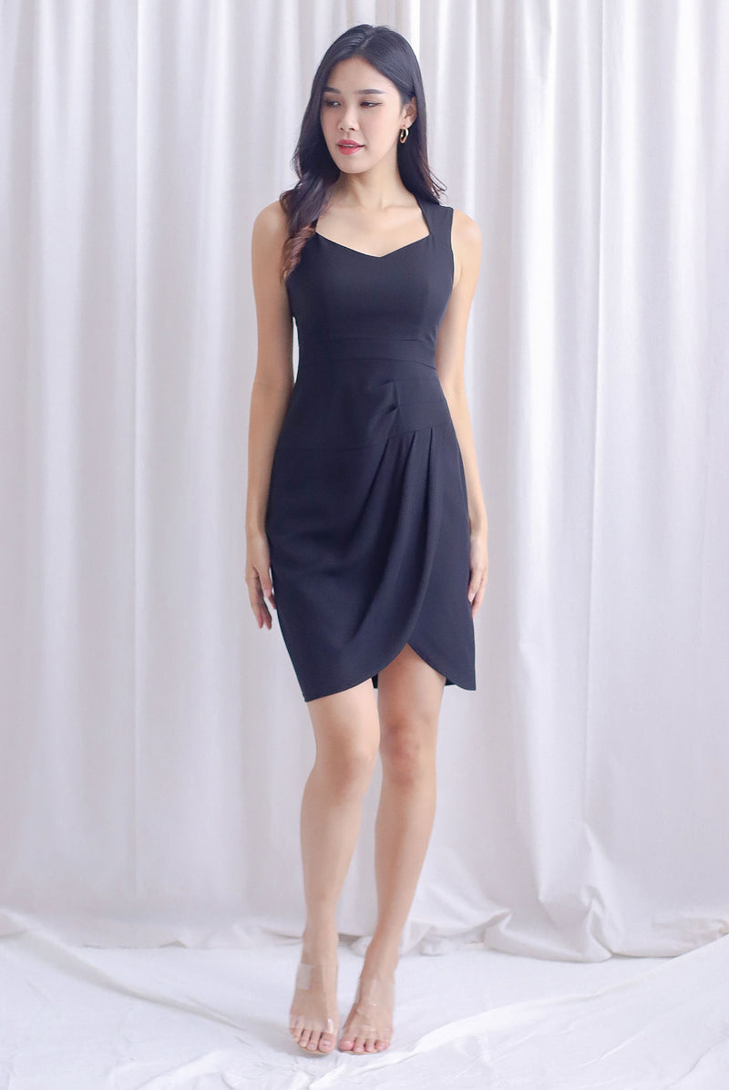 Whitley Diamond Neckline Tulip Dress In Black – The Design Closets
