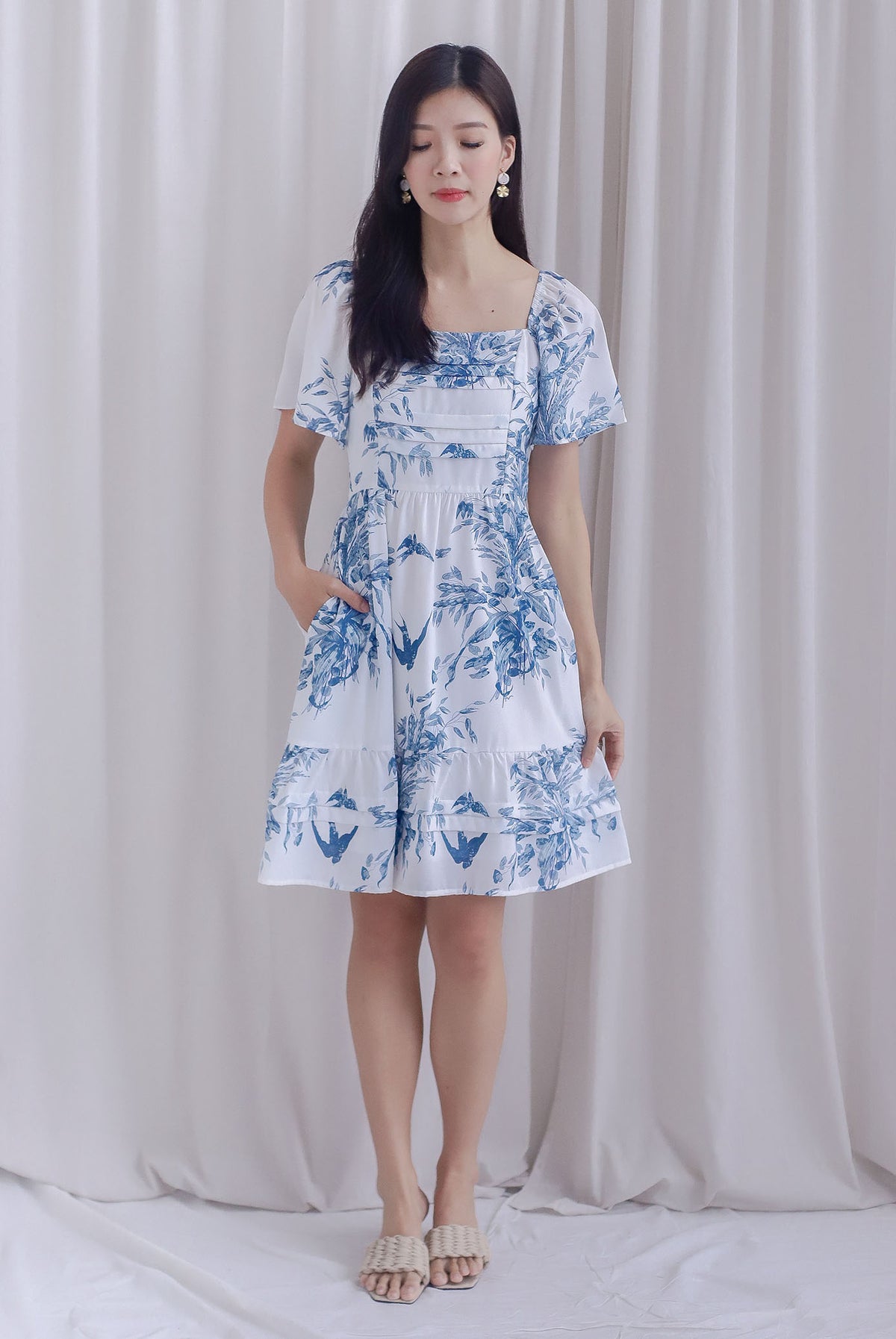 Yves Porcelain Flutter Sleeve Pleated Dress In Blue