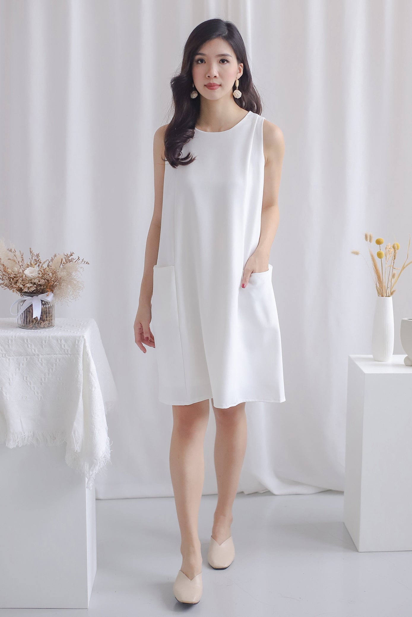 Aaleila Big Pockets Trapeze Dress In White
