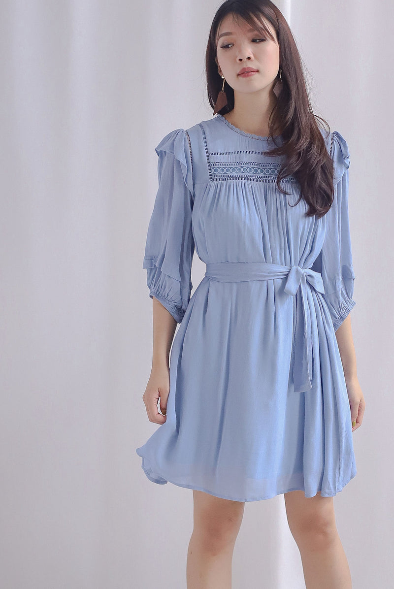 Ami Ladder Trim Crinkled Sleeve Dress In Blue