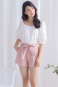 Hege Belted Denim Shorts In Pink