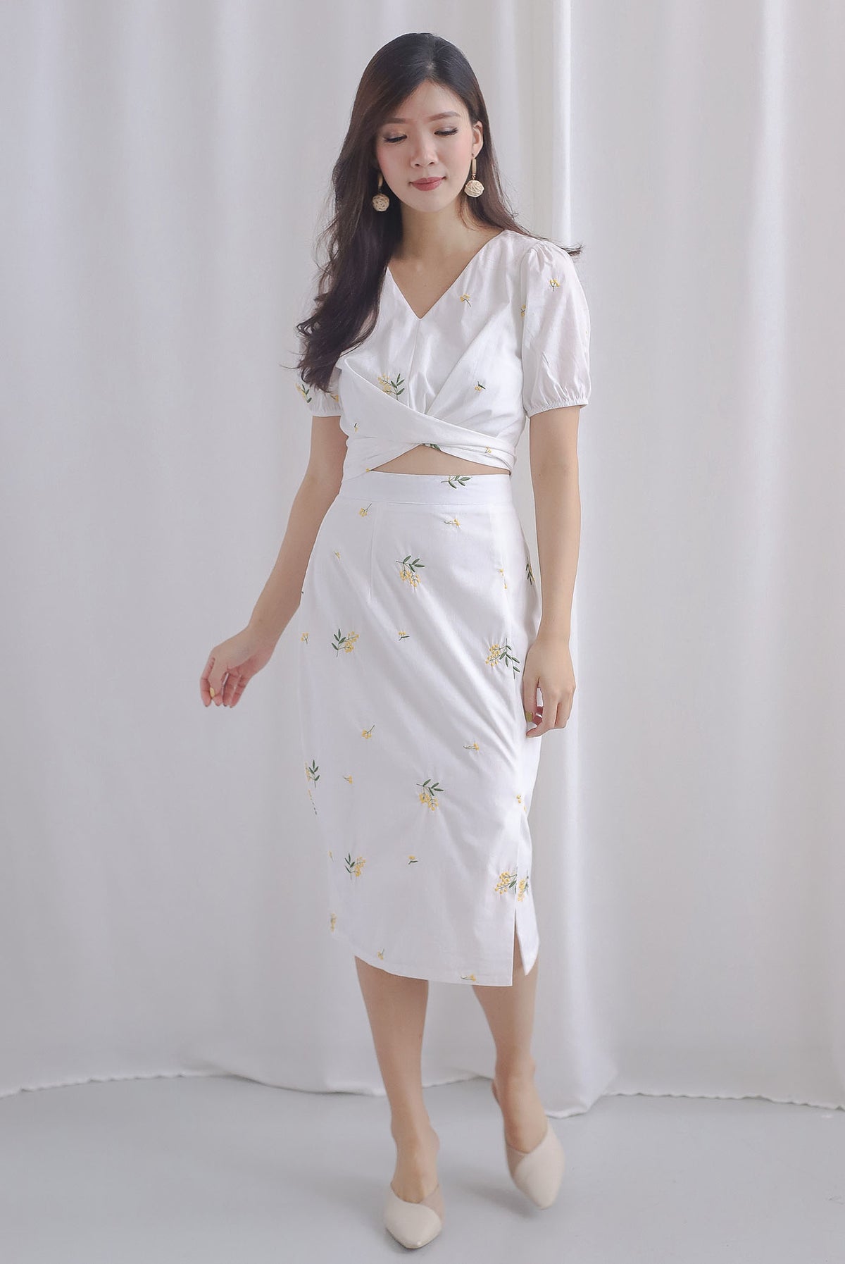 Belle Embro Crop Tie Up Top In White