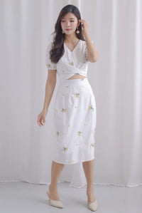 Belle Embro Crop Tie Up Top In White