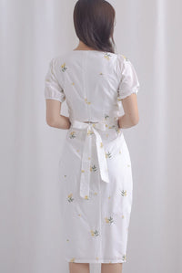 Belle Embro Crop Tie Up Top In White