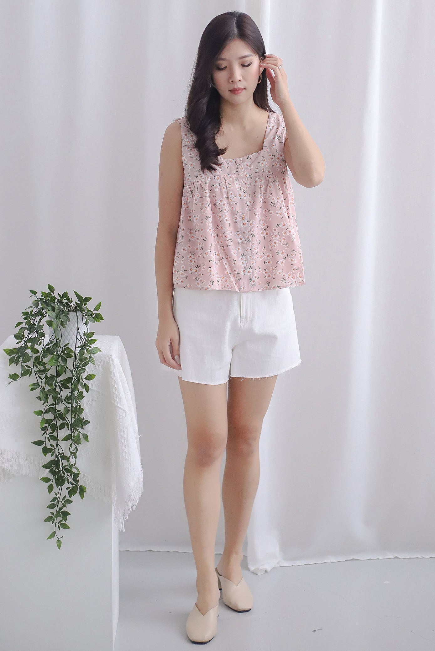 Brettin Floral Babydoll Buttons Top In Pink