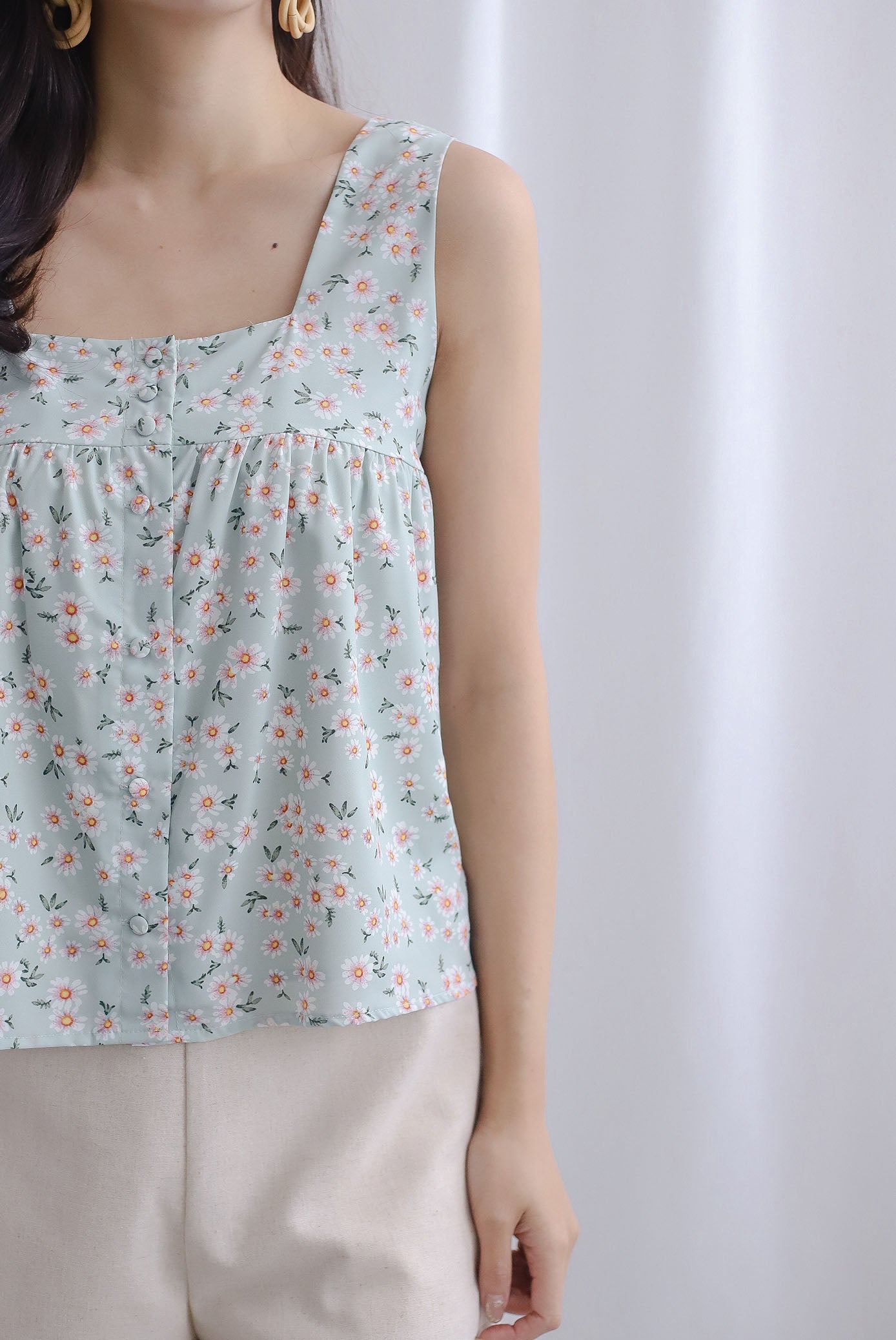 Brettin Floral Babydoll Buttons Top In Sage