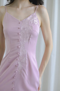 Chelo Applique Sateen Dress In Blush