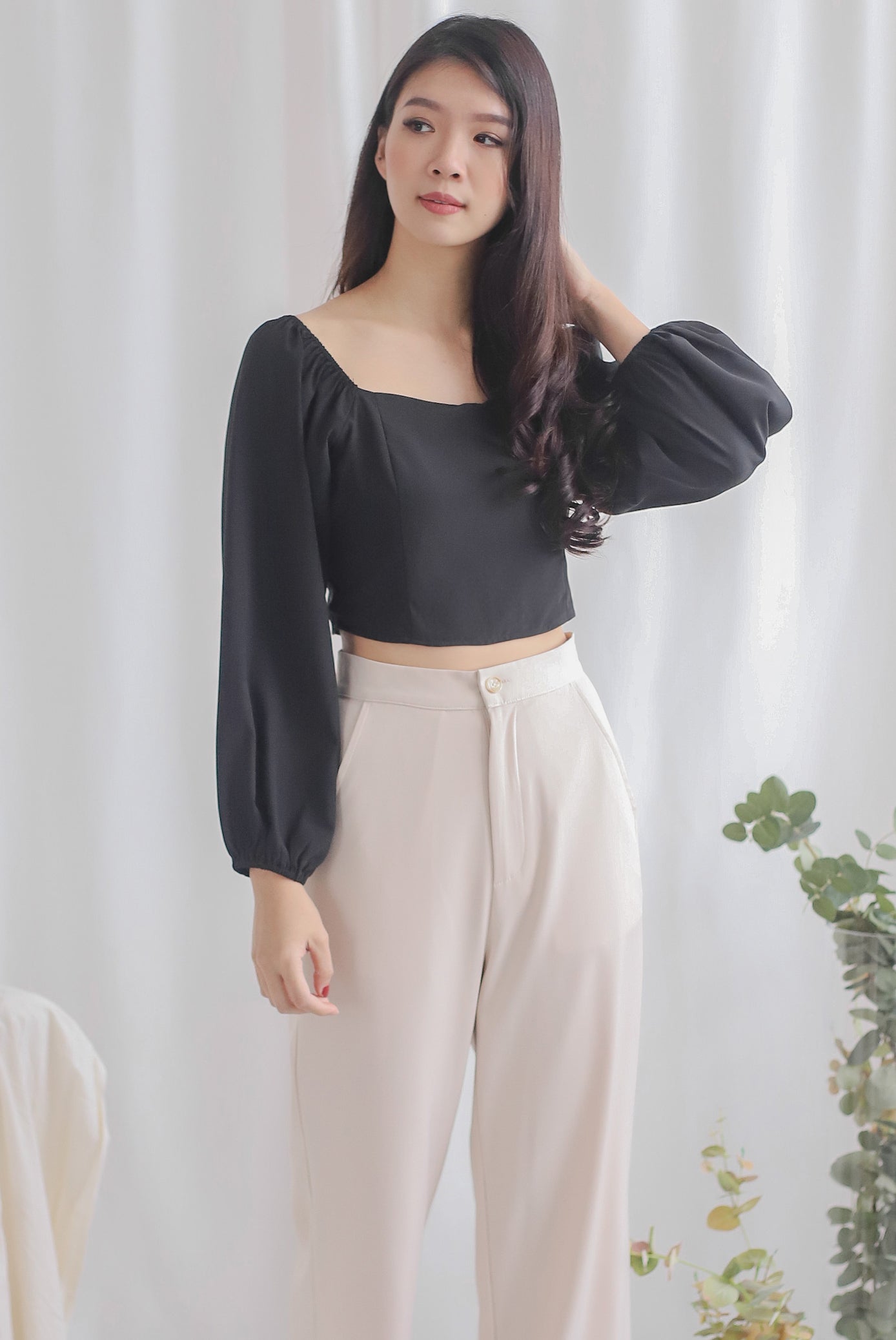 Christal Long Puffy Sleeve Top In Black