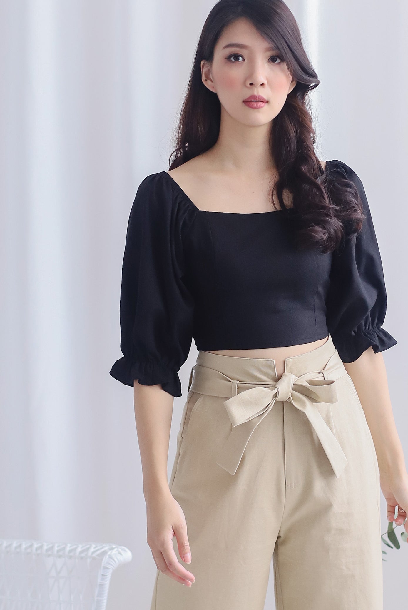 Clancy Puffy Sleeve Top In Black Linen