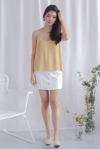 Colie Two Ways Pleated Top In Yellow