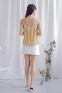 Colie Two Ways Pleated Top In Yellow