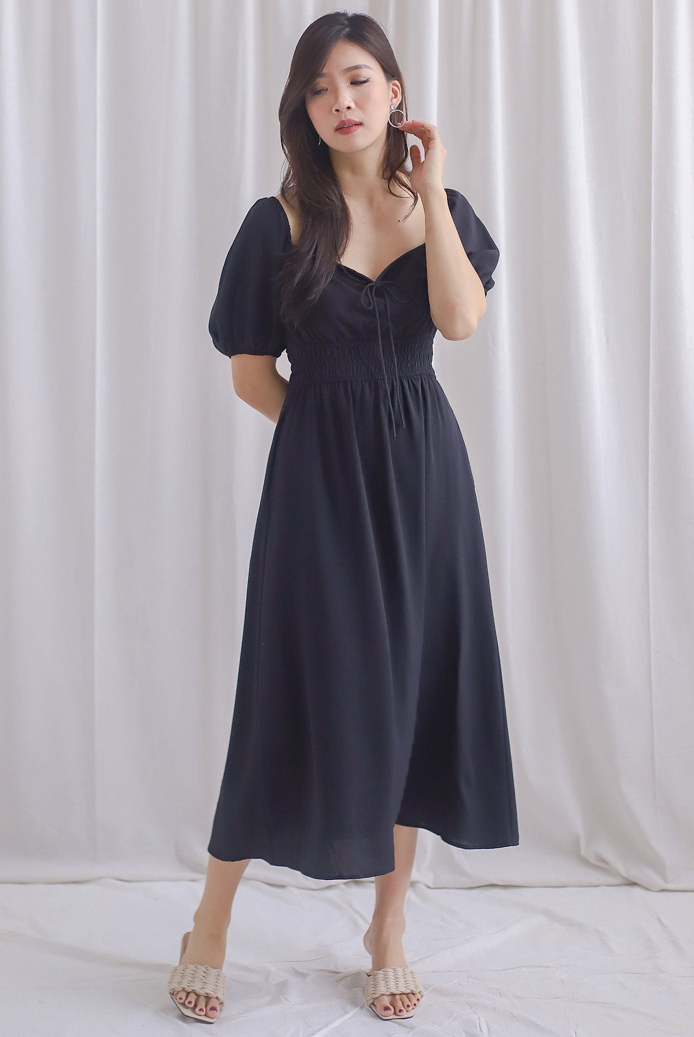 Dell Tie Front Elastic Waist Sleeved Dress In Black