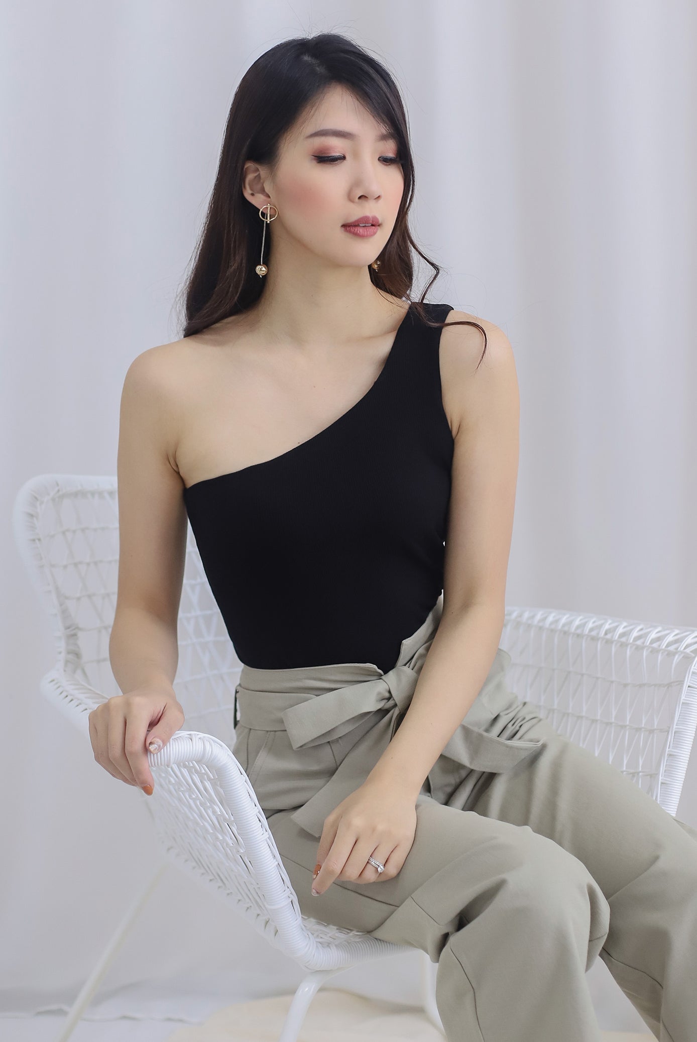 Eathelyn Ribbed Toga Top In Black