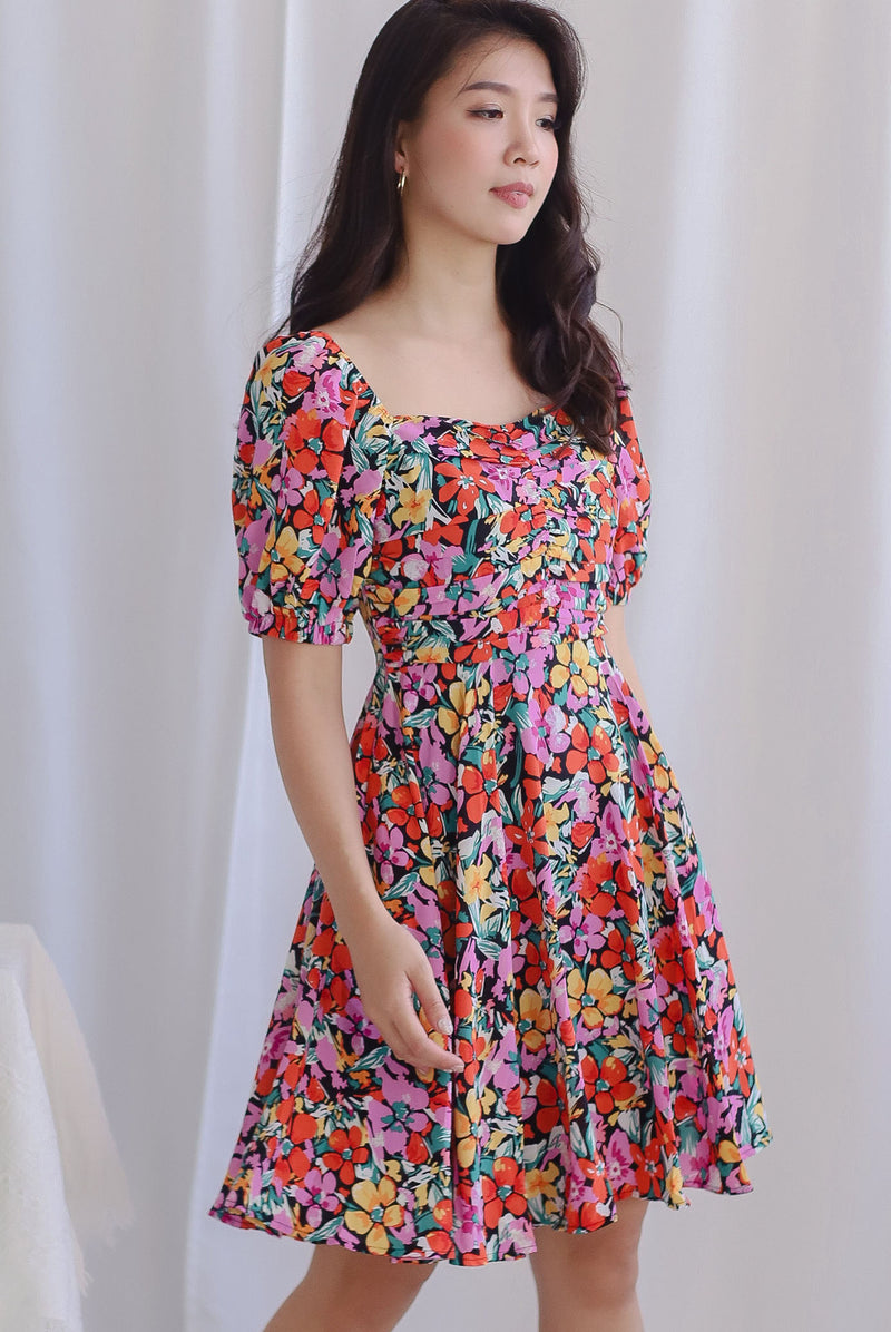 Emily Floral Ruched Dress In Red