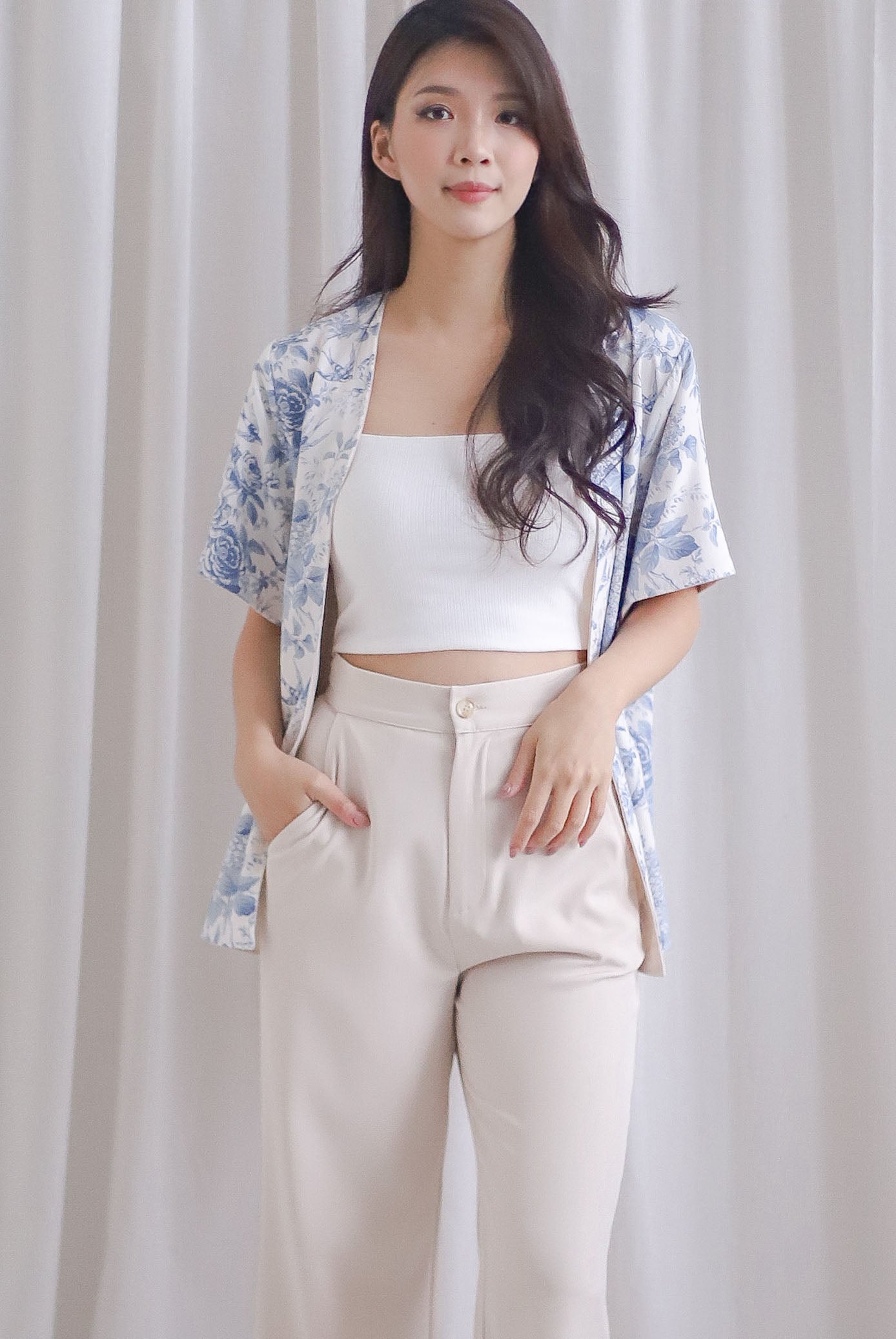 Emiri Short Sleeve Reverisble Kimono Outerwear In Porcelain