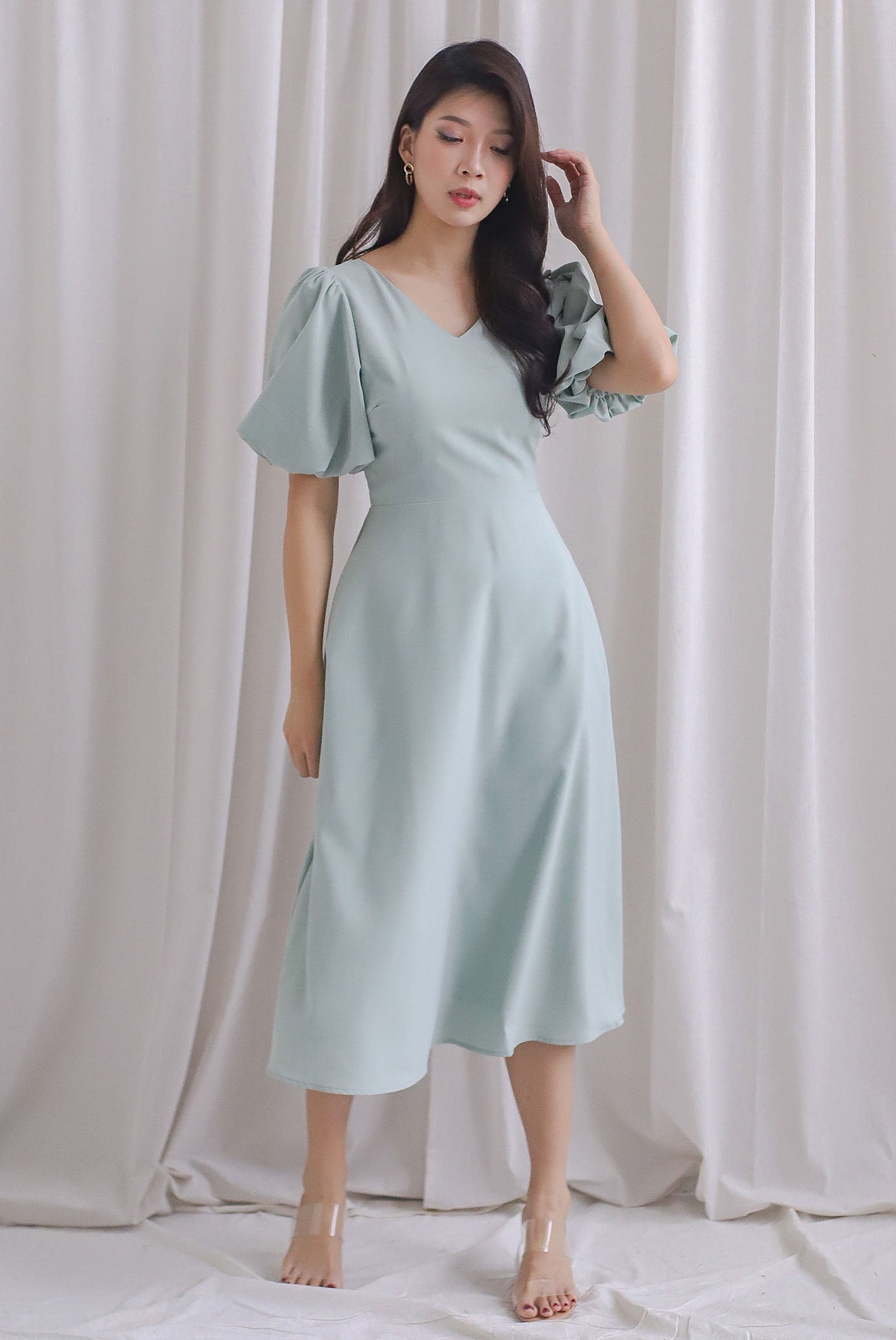 Evanne Twist Bow Back Midi Dress In Seafoam - Size XS Evanne Twist Bow Back Midi Dress In Seafoam - Size XS