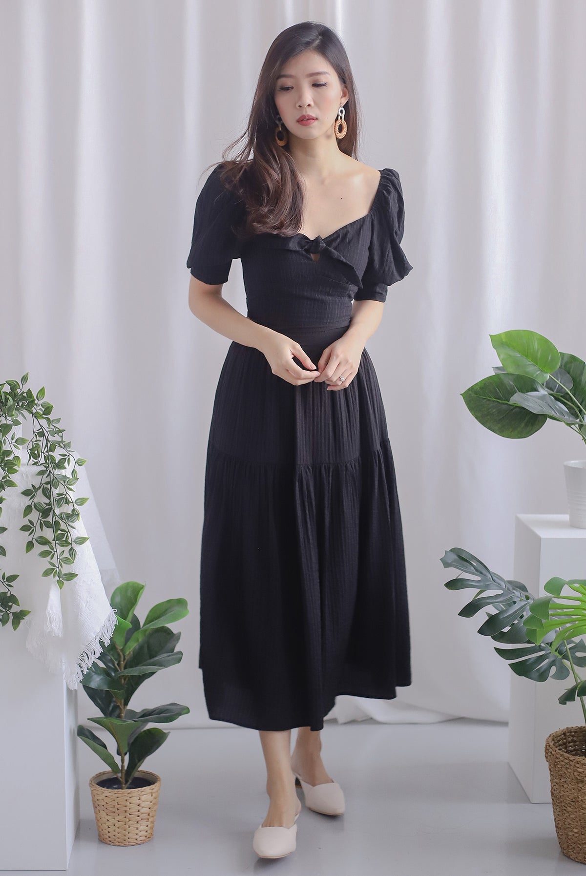 Ferre Textured Tiered Maxi Skirt In Black