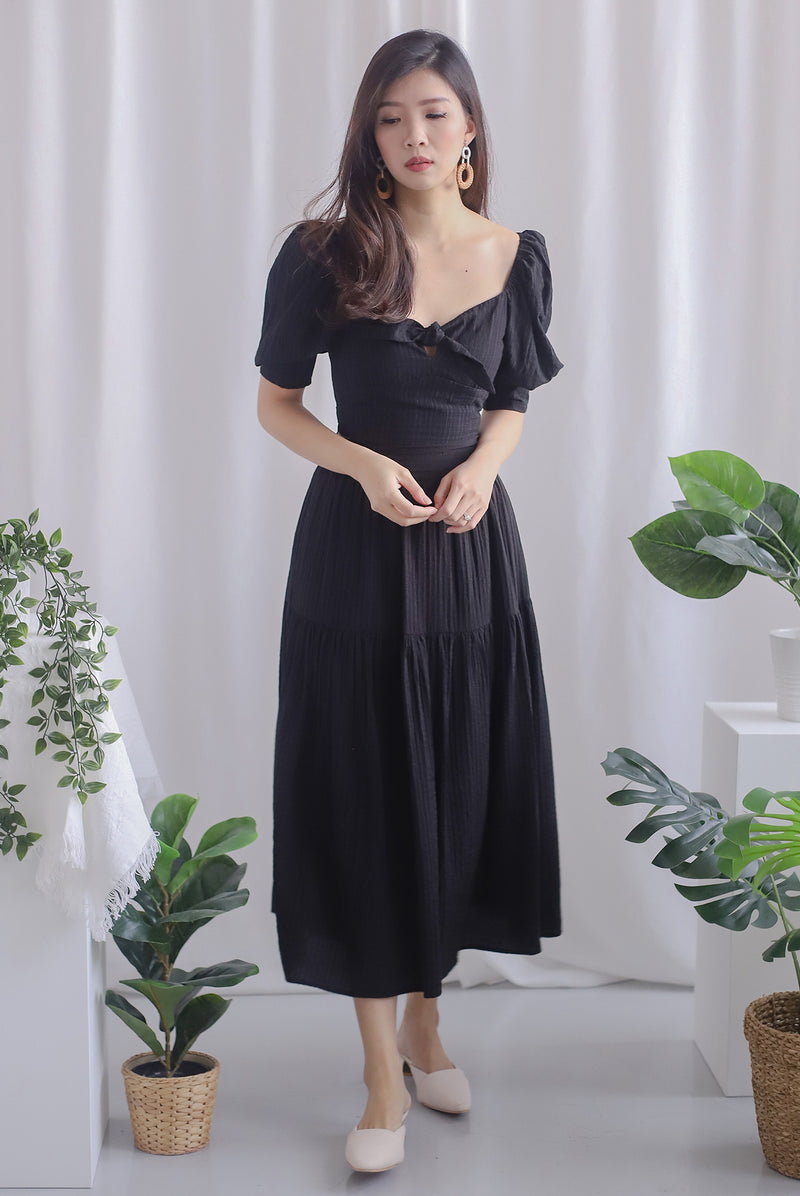 Ferre Textured Tiered Maxi Skirt In Black