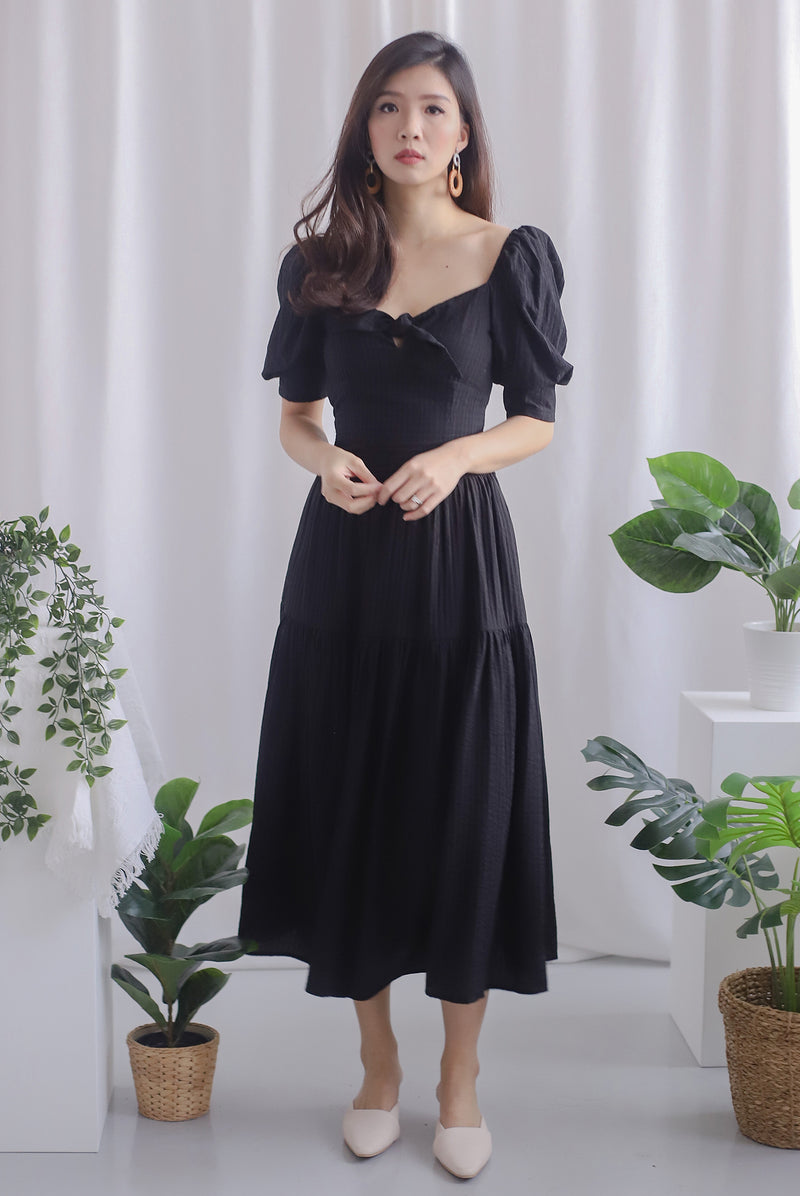 Ferre Textured Tiered Maxi Skirt In Black