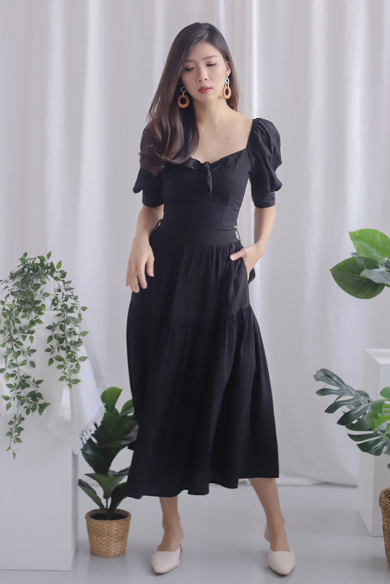 Ferre Textured Tiered Maxi Skirt In Black